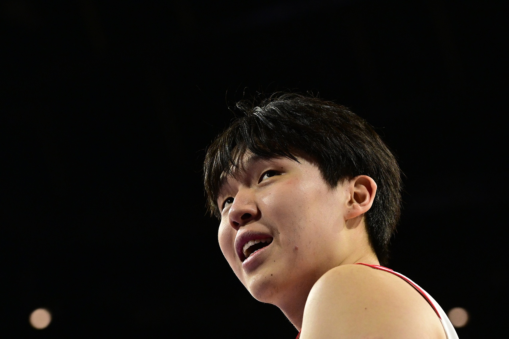 雷速官网-拓媒：G联盟大个子少 给杨瀚森带来的对抗很有限 还是尽量留在NBA